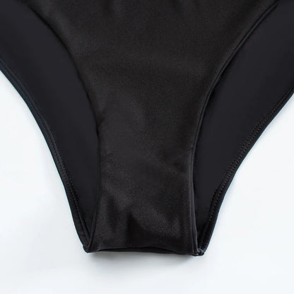 Maiô Cavado com Tiras e Recortes - Sensualidade e Estilo em Uma Peça Única