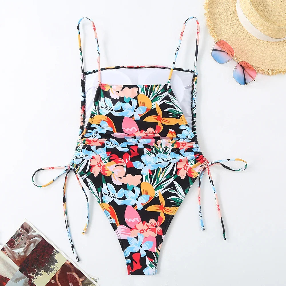 Maiô Sexy com Cordão e Detalhes Pinçados