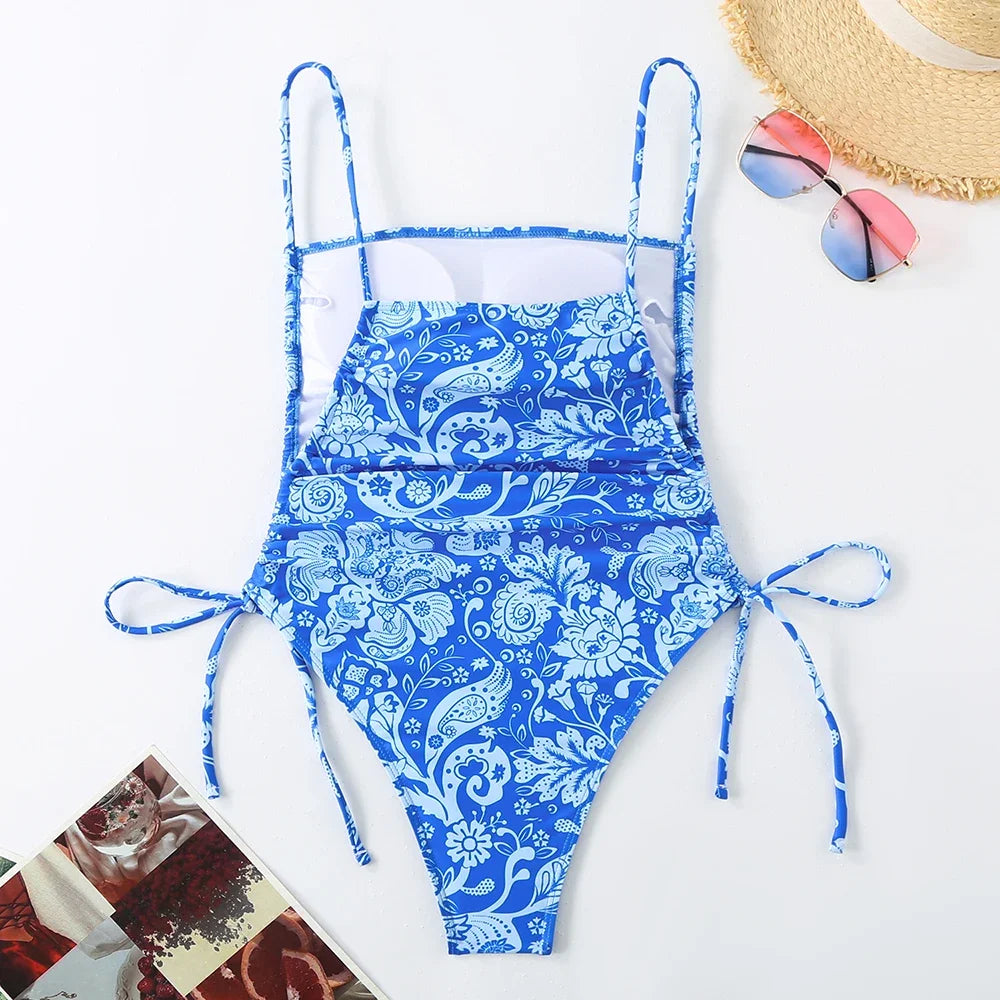 Maiô Sexy com Cordão e Detalhes Pinçados