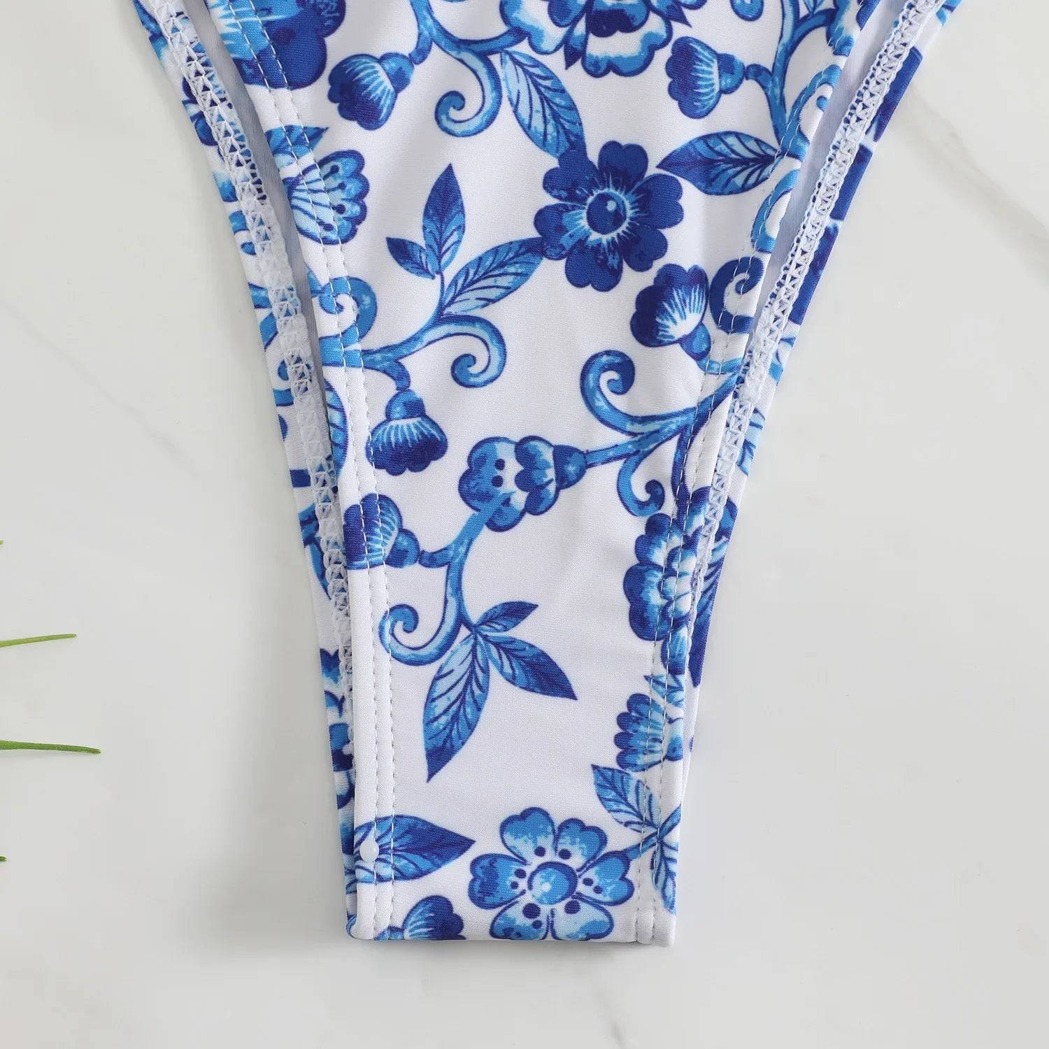 Biquíni Floral Azul e Branco - Vento Maré 