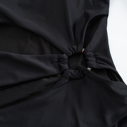 Maiô Cavado com Tiras e Recortes - Sensualidade e Estilo em Uma Peça Única