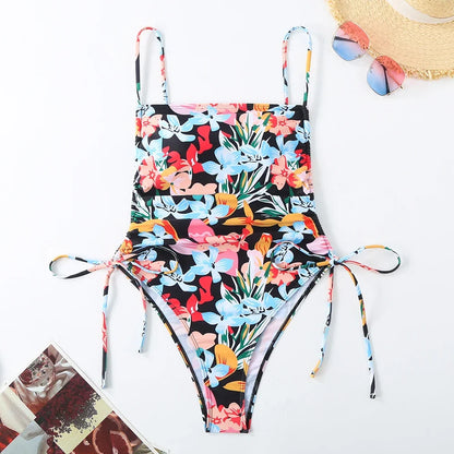 Maiô Sexy com Cordão e Detalhes Pinçados
