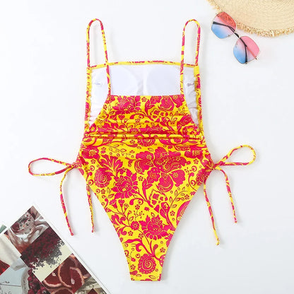 Maiô Sexy com Cordão e Detalhes Pinçados