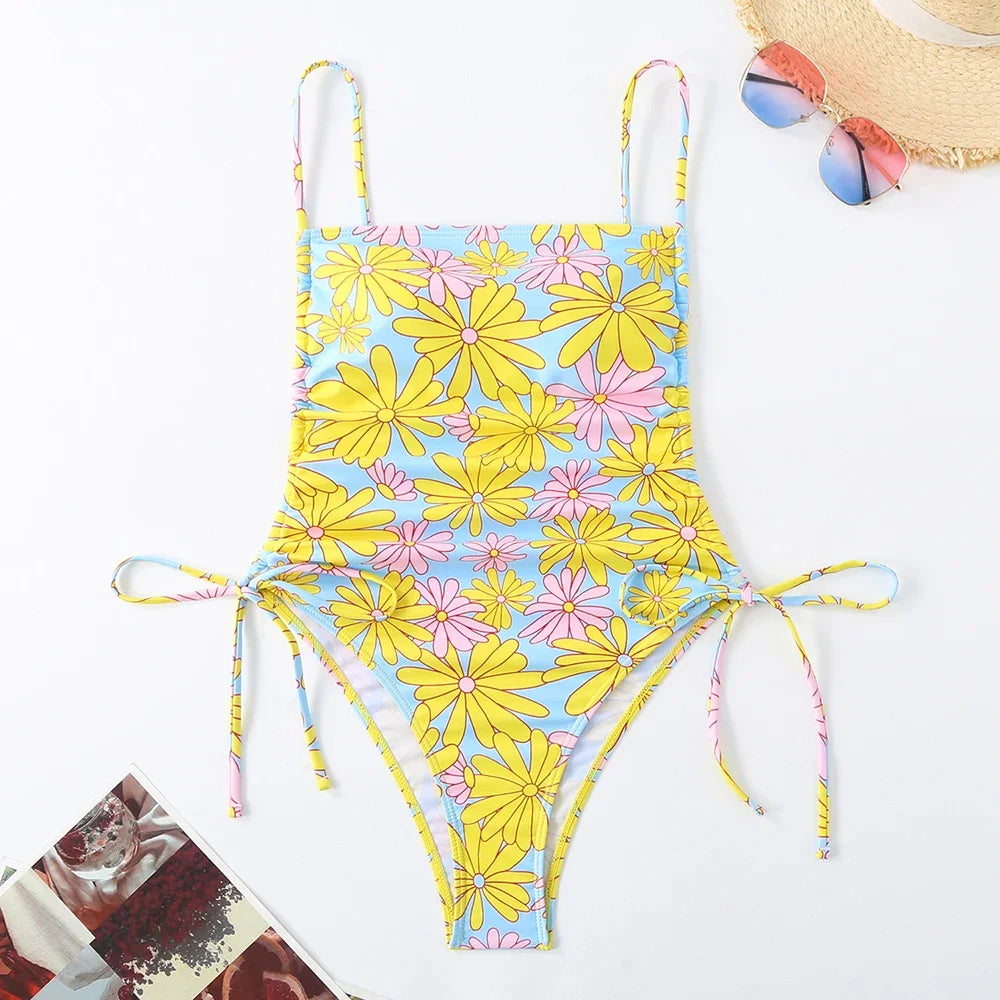 Maiô Sexy com Cordão e Detalhes Pinçados